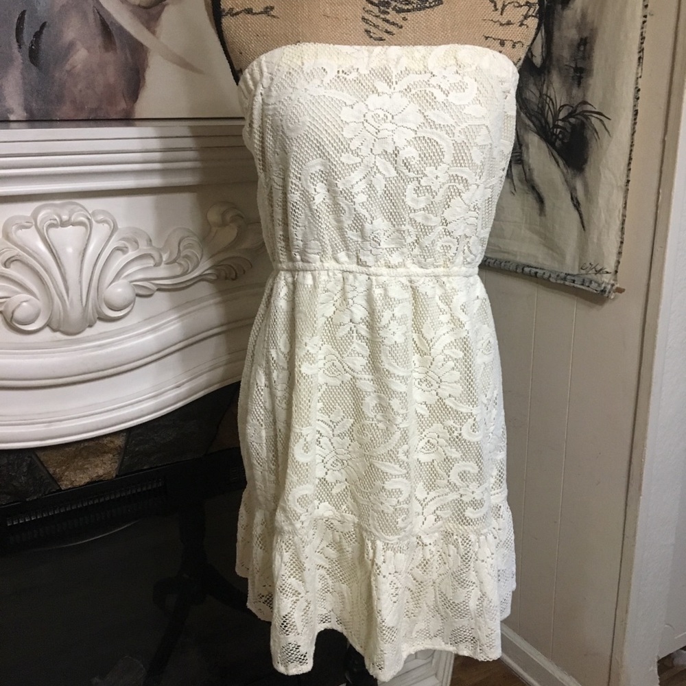 Angie’s Cream Strapless Eyelet Dress Size Large